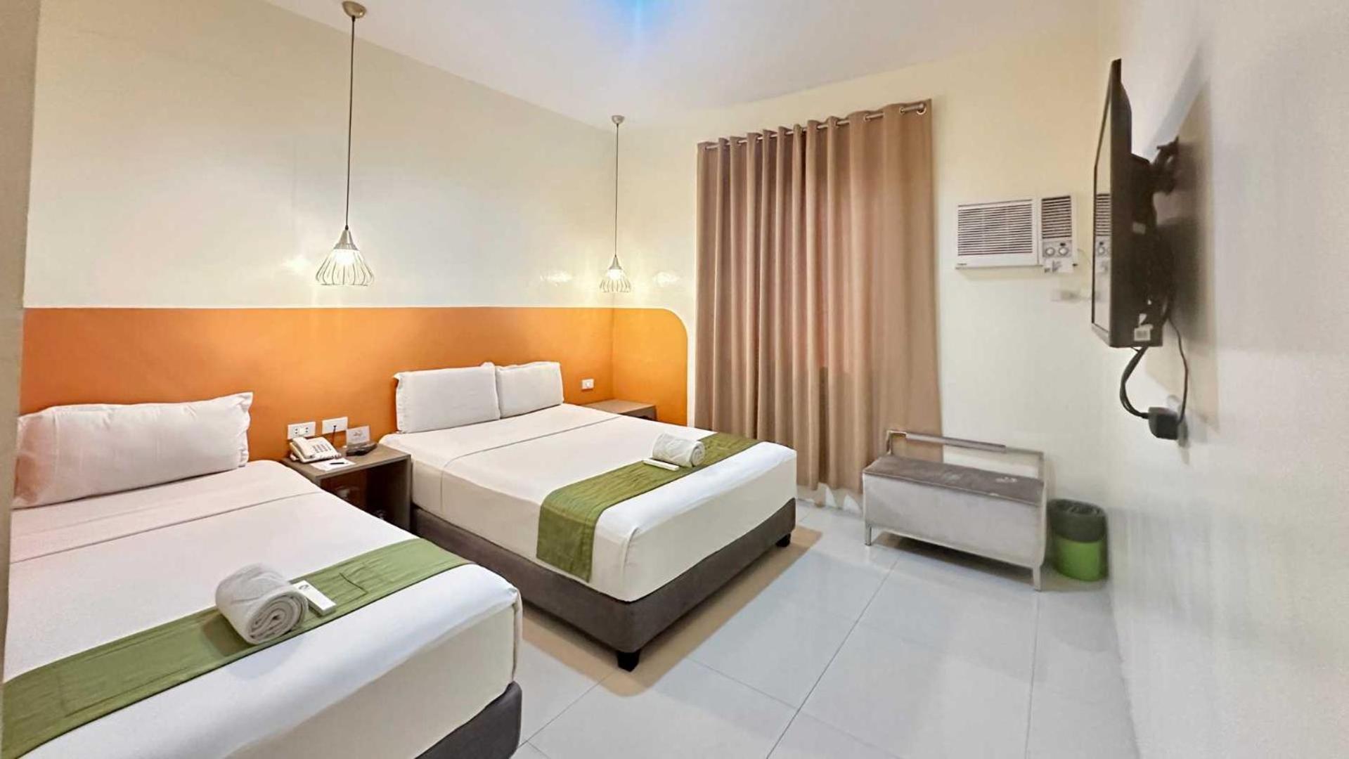 Travelbee Capitol Inn セブ市 エクステリア 写真