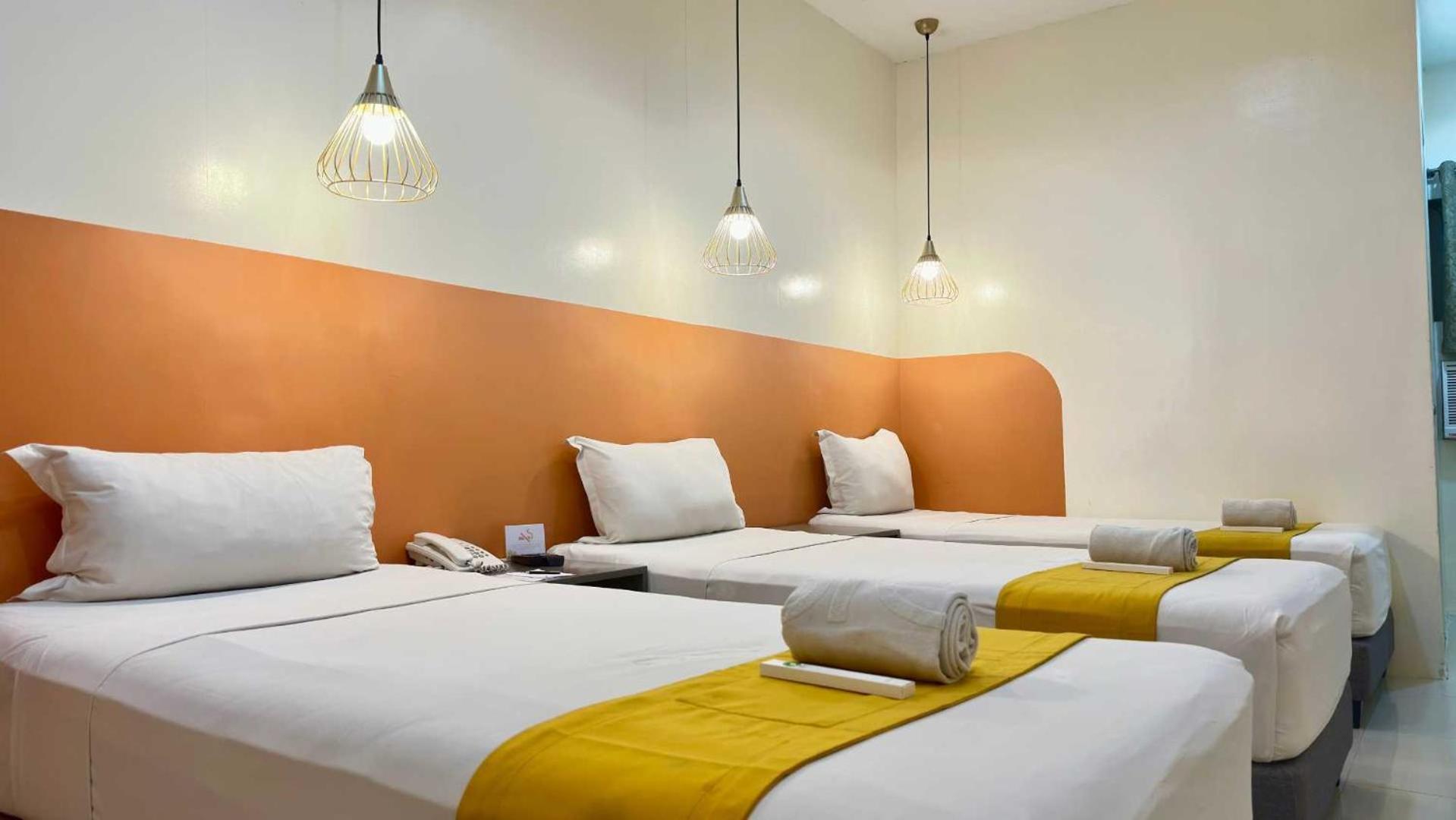 Travelbee Capitol Inn セブ市 エクステリア 写真