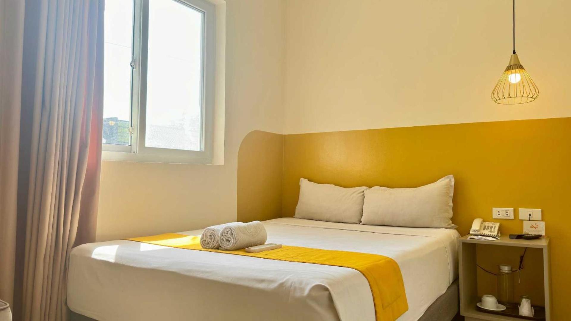 Travelbee Capitol Inn セブ市 エクステリア 写真
