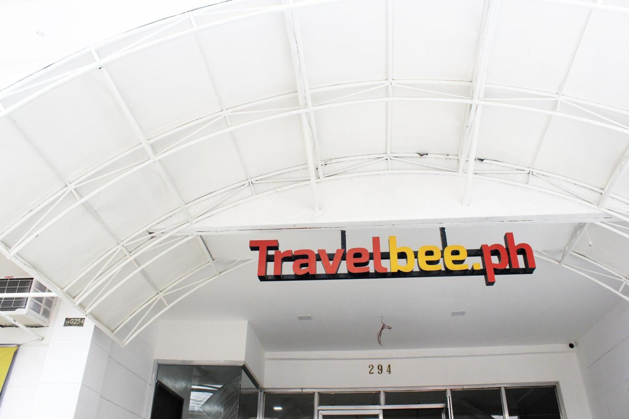 Travelbee Capitol Inn セブ市 エクステリア 写真